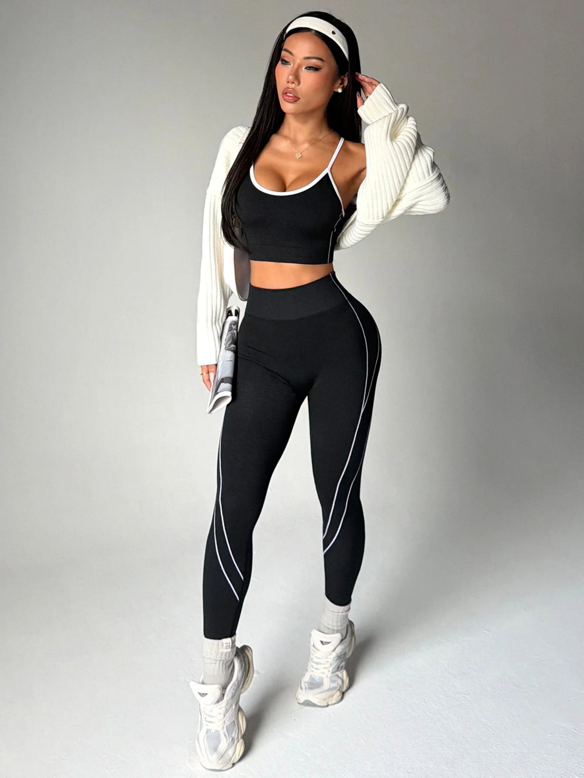 Women's 2-Piece Seamless Gym & Yoga Set | High-Waisted Leggings & Sports Bra Activewear (Black)